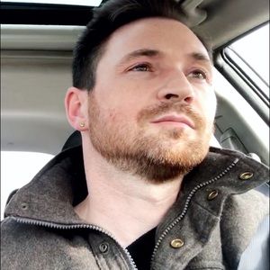 Meet your Posher, Levi